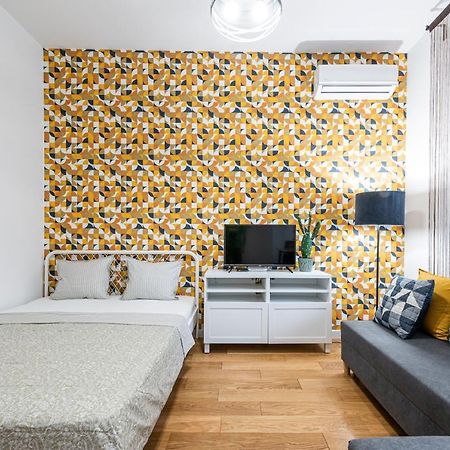 Vertigo Modern Studio-Free Private Parking-Fast Wi-Fi Novi Sad Eksteriør billede