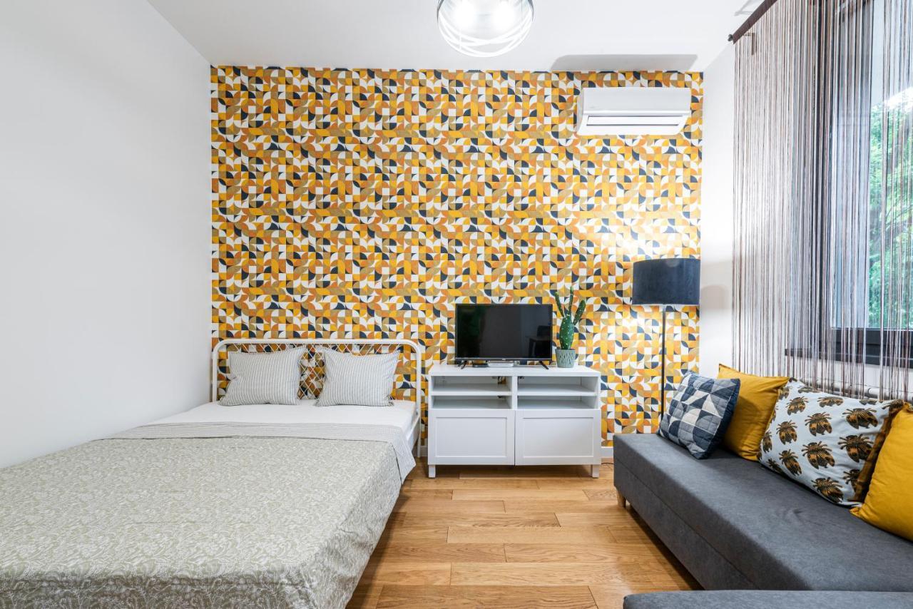 Vertigo Modern Studio-Free Private Parking-Fast Wi-Fi Novi Sad Eksteriør billede