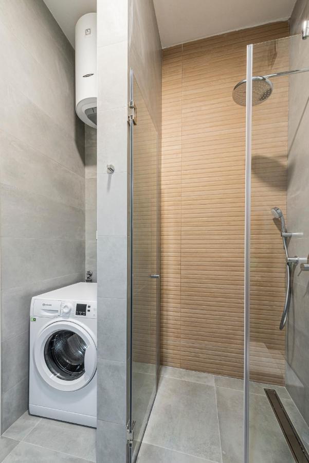 Vertigo Modern Studio-Free Private Parking-Fast Wi-Fi Novi Sad Eksteriør billede